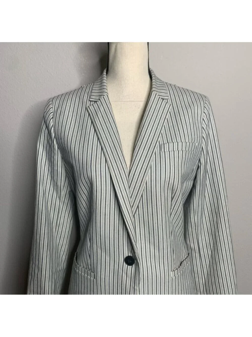 Banana Republic Pinstriped Plaid Single Breasted Blazer - Picture 6 of 15